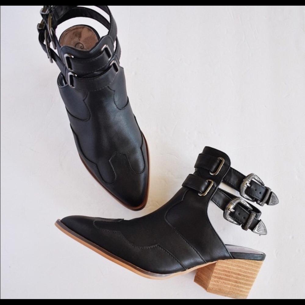 Carlos Santana cowboy buckle bootie